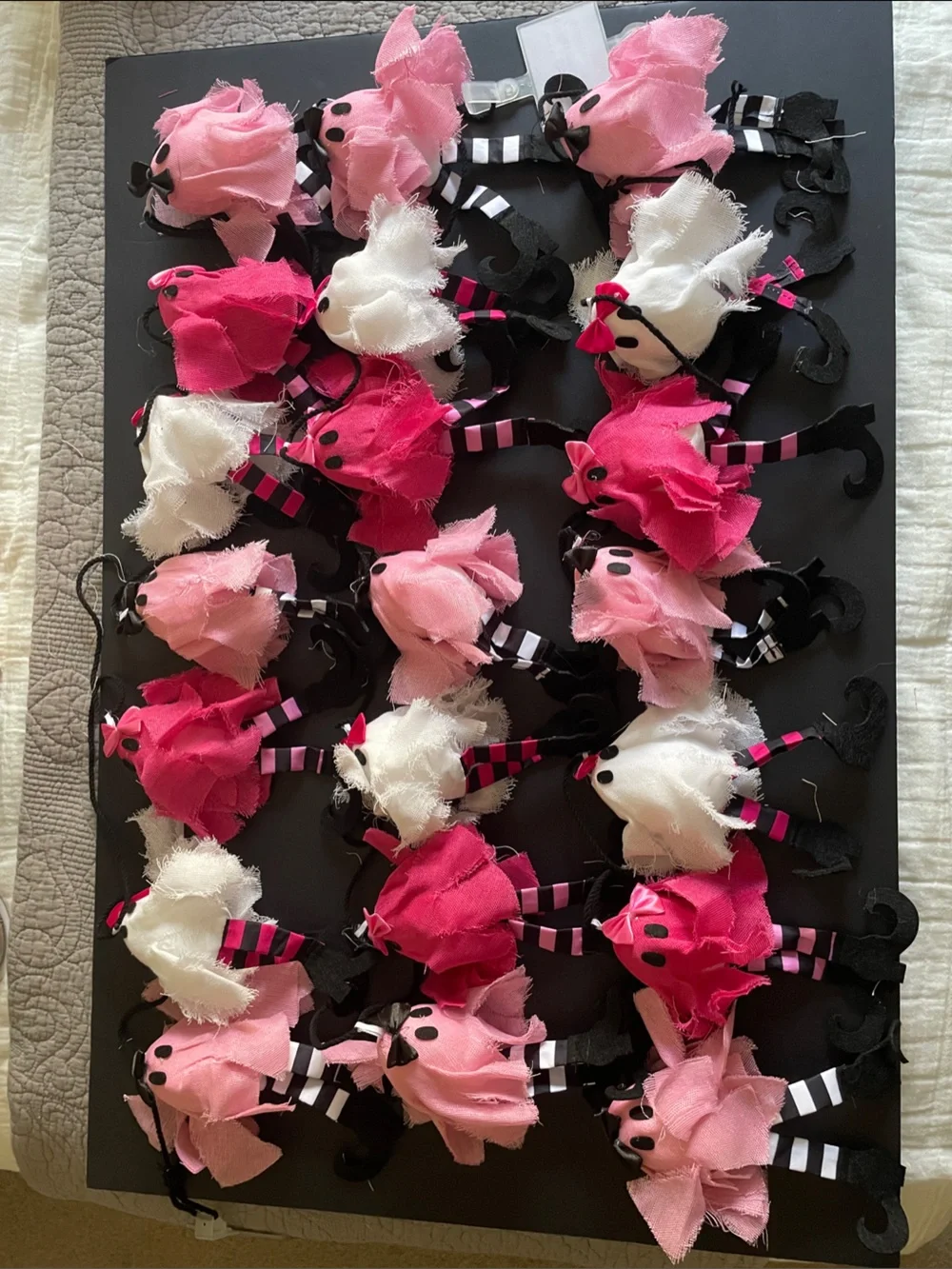 Ashland New 3 Pink / White/ Ghost Garland